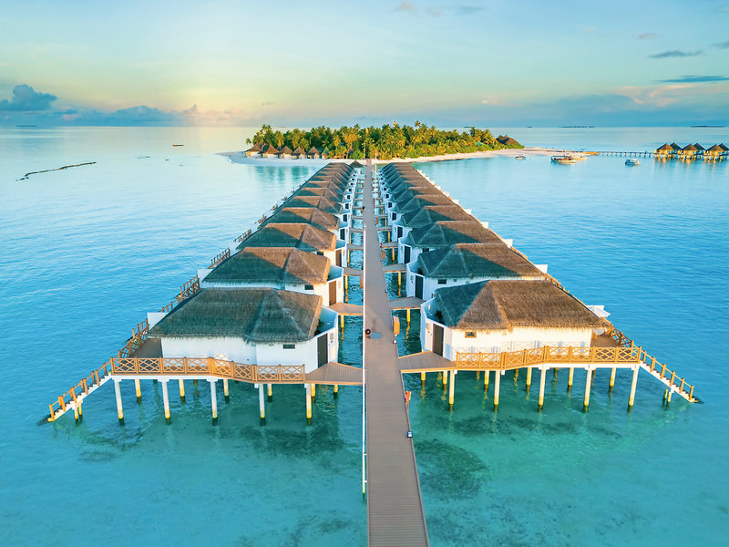 Angaga Island Resort & Spa 8