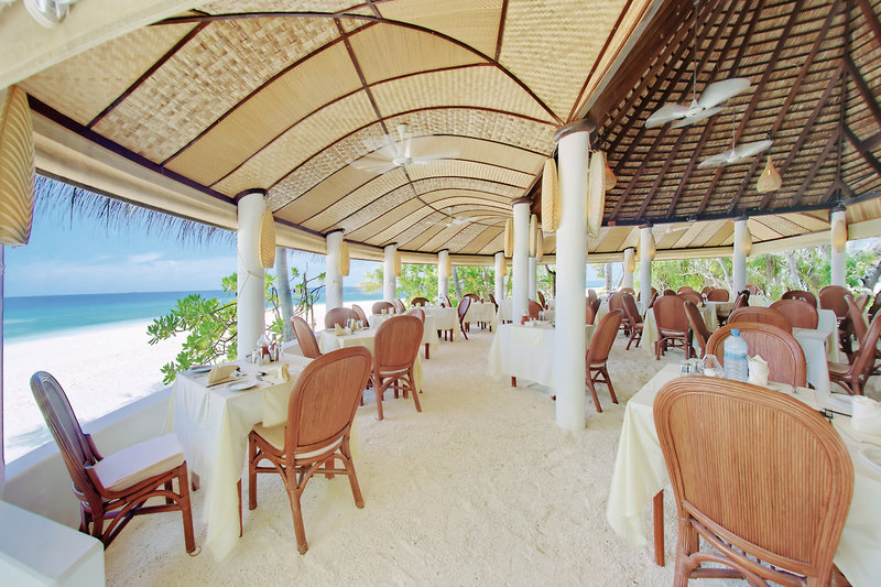 Angaga Island Resort & Spa 15