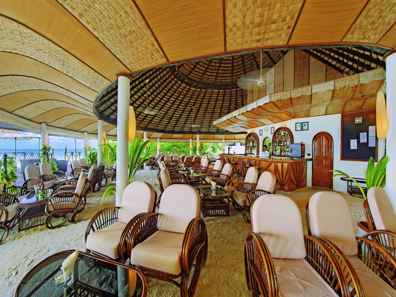 Angaga Island Resort & Spa 14