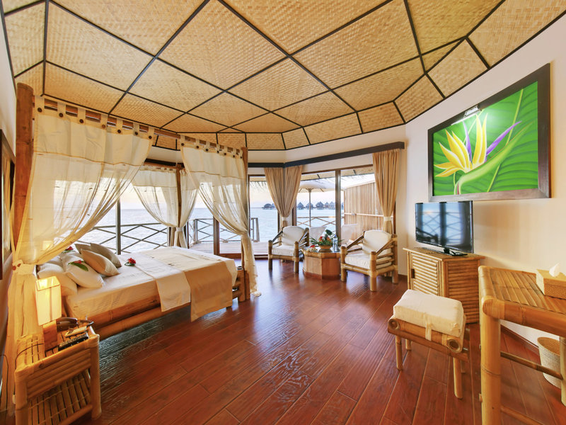 Angaga Island Resort & Spa 25