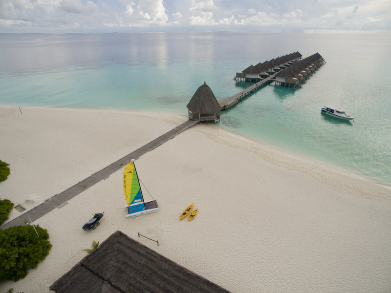 Angaga Island Resort & Spa 32
