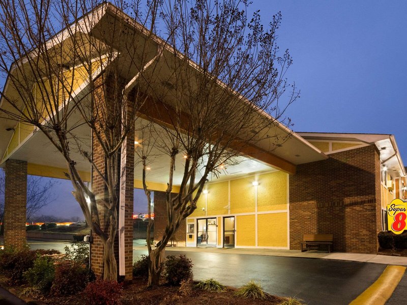 Super 8 by Wyndham Charlotte University