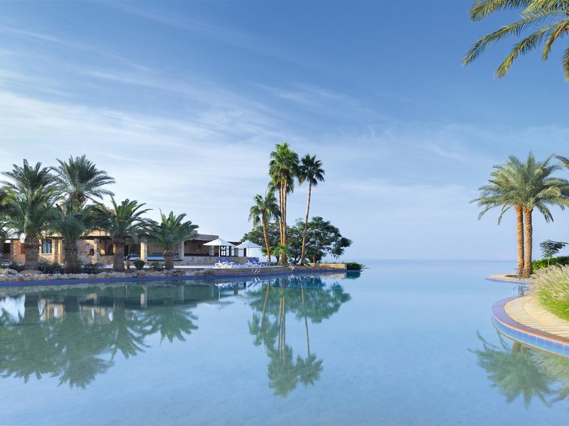 Mövenpick Resort & Spa Dead Sea 3