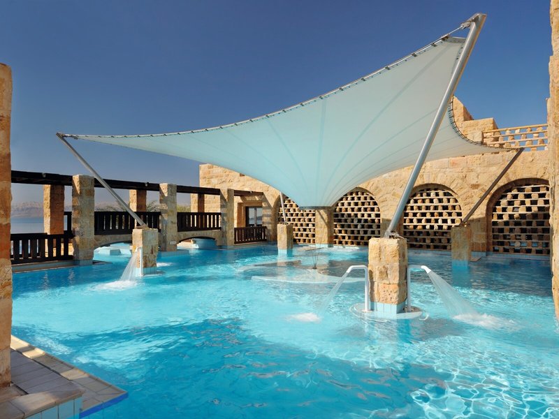 Mövenpick Resort & Spa Dead Sea 9