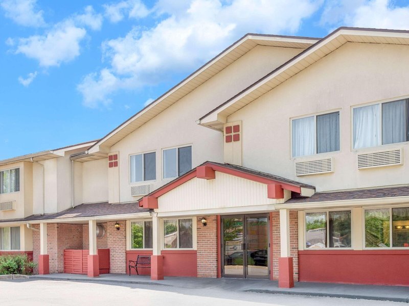 Super 8 by Wyndham Motel Kingston