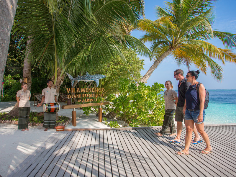 Vilamendhoo Island Resort & Spa 7