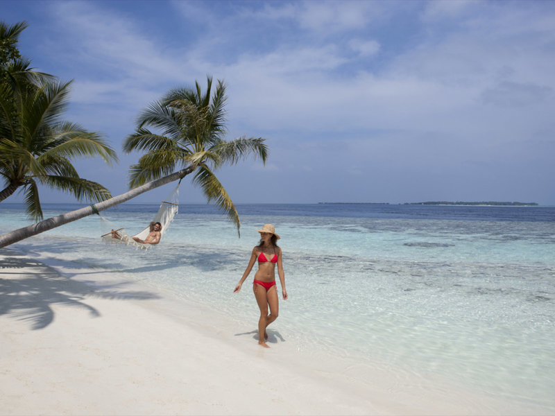 Vilamendhoo Island Resort & Spa 11