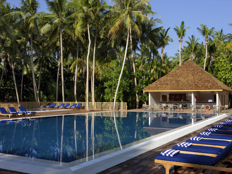 Vilamendhoo Island Resort & Spa 15