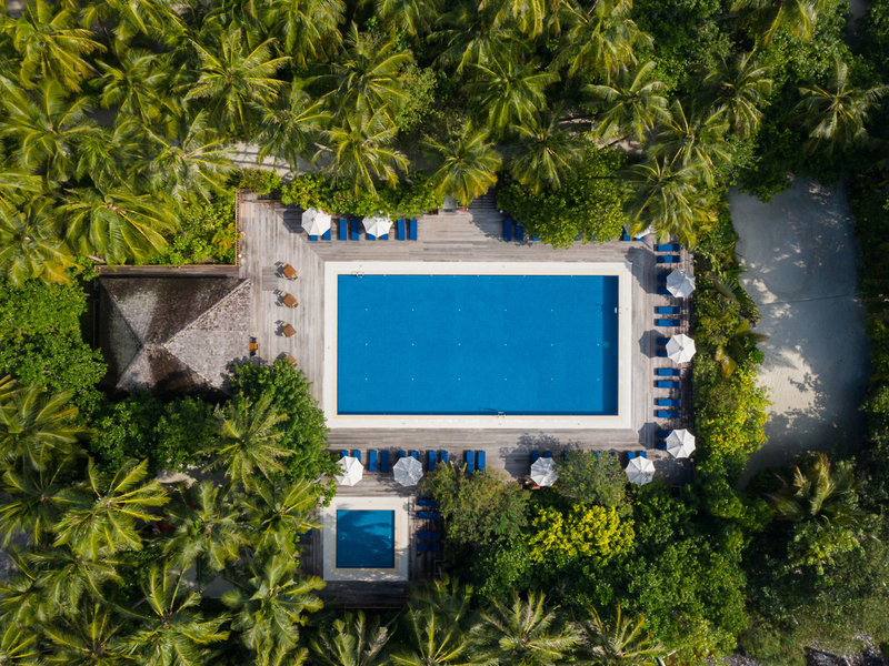 Vilamendhoo Island Resort & Spa 21