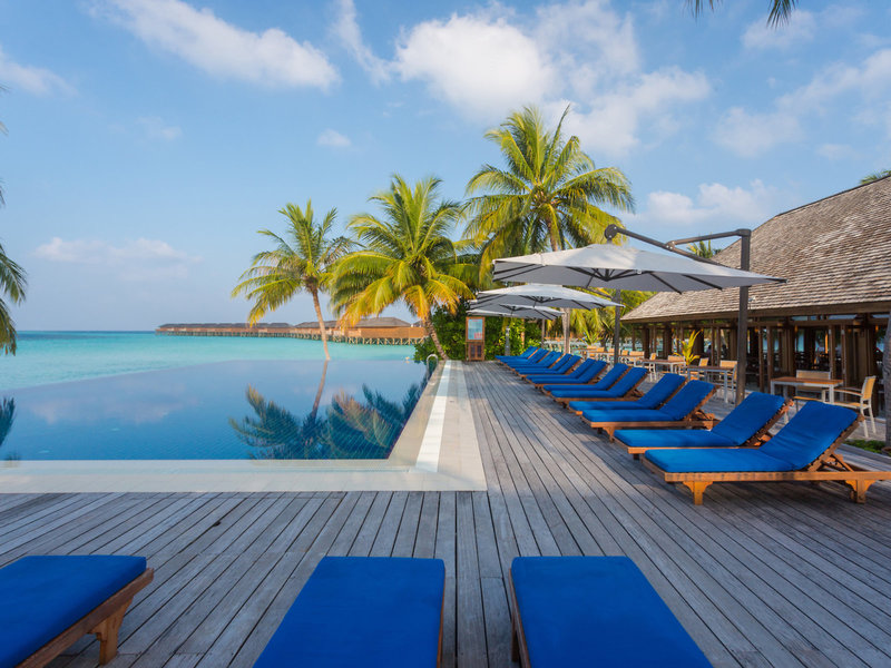 Vilamendhoo Island Resort & Spa 23