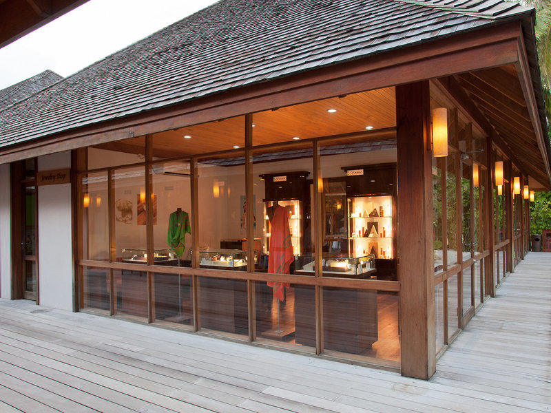 Vilamendhoo Island Resort & Spa 29