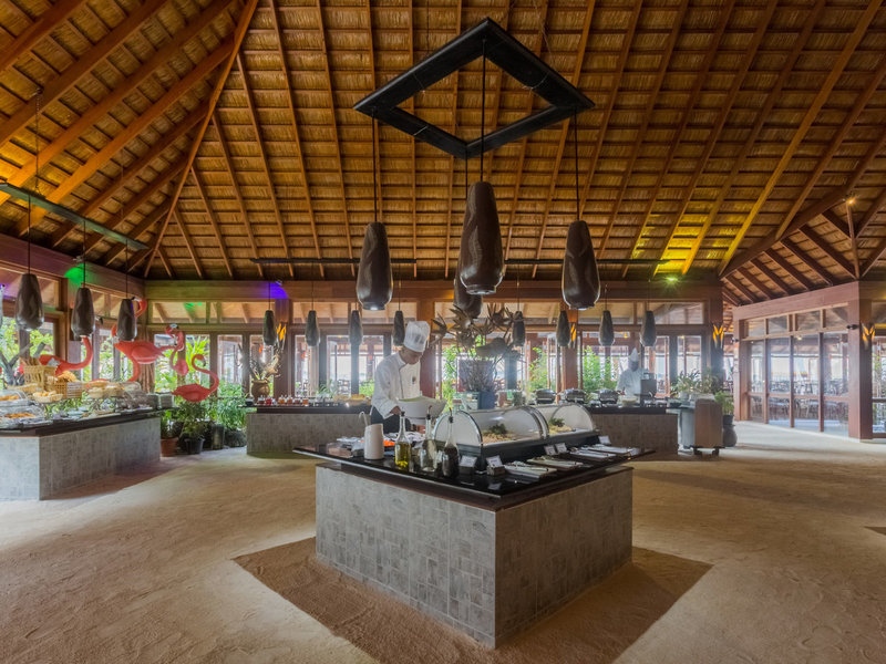 Vilamendhoo Island Resort & Spa 34