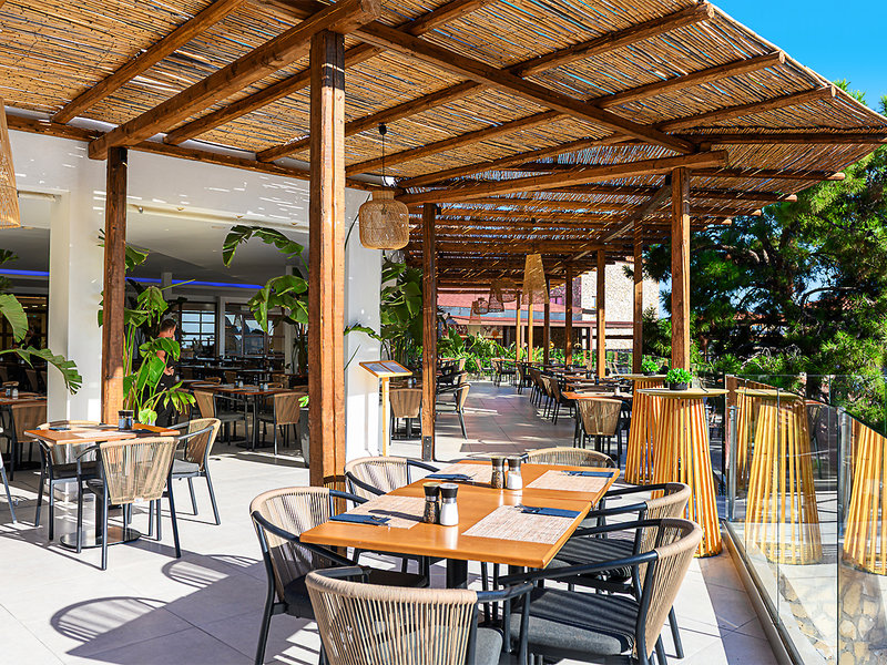 Costa Lindia Beach 14