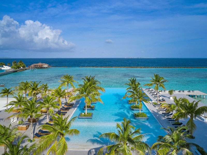 Paradise Island Resort & Spa 1