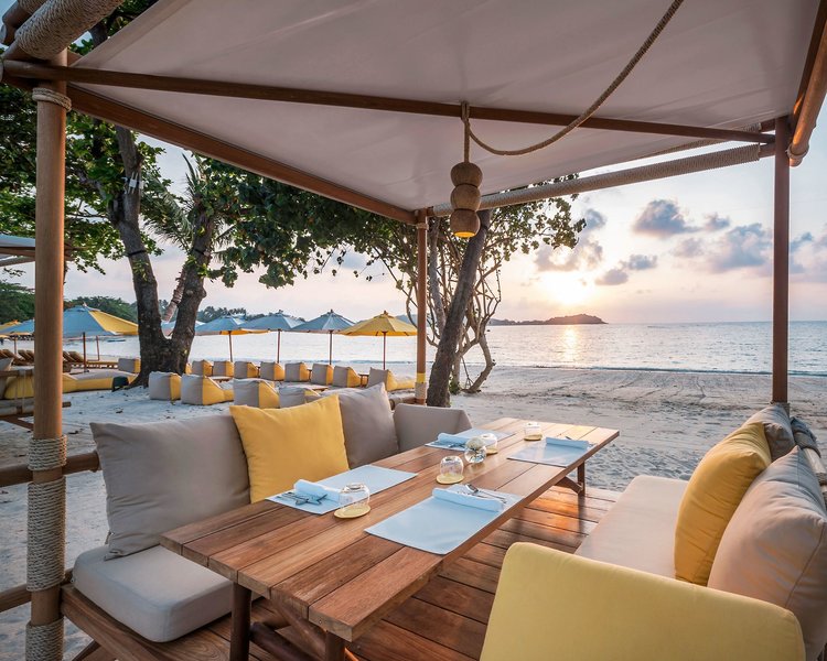 SALA Samui Chaweng Beach Resort 11