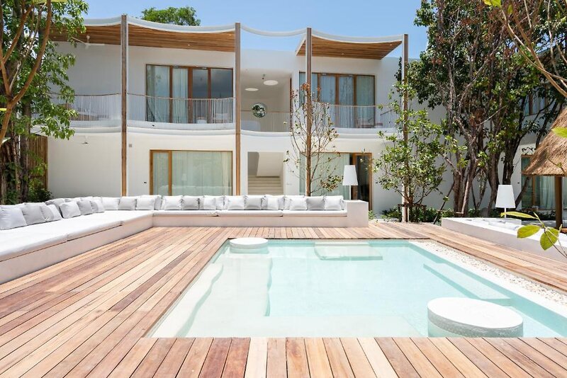 SALA Samui Chaweng Beach Resort 6