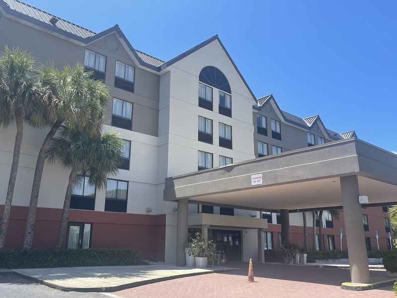 Holiday Inn Express & Suites - Ft Lauderdale N - Exec Airport