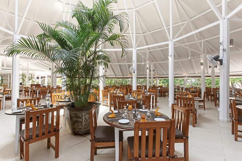 Embudu Village Resort 12