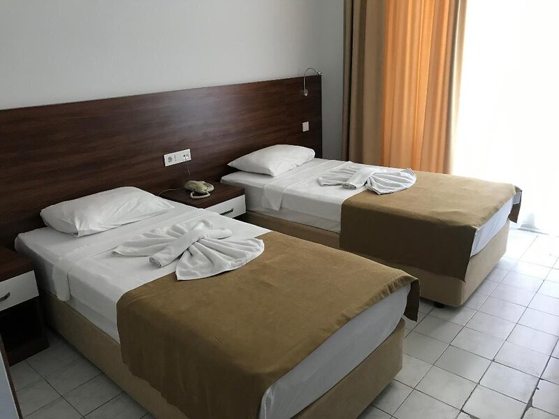 Muz Hotel 8