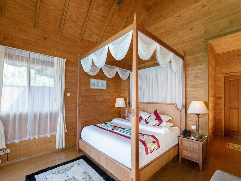 Fihalhohi Island Resort 39