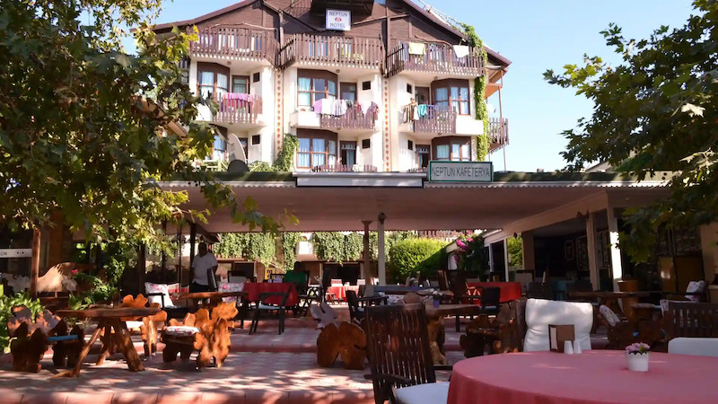 Neptün Hotel 1