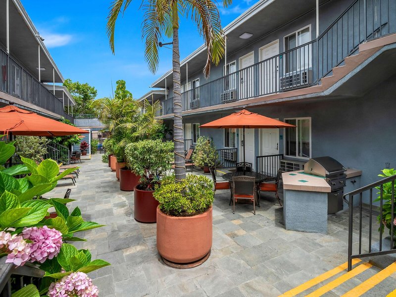 SureStay Hotel by Best Western Santa Monica 1