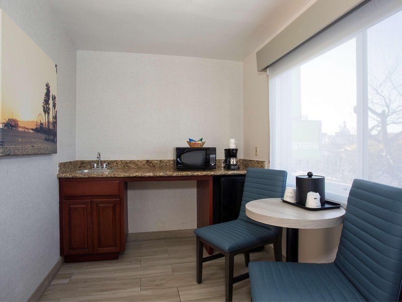 SureStay Hotel by Best Western Santa Monica 8
