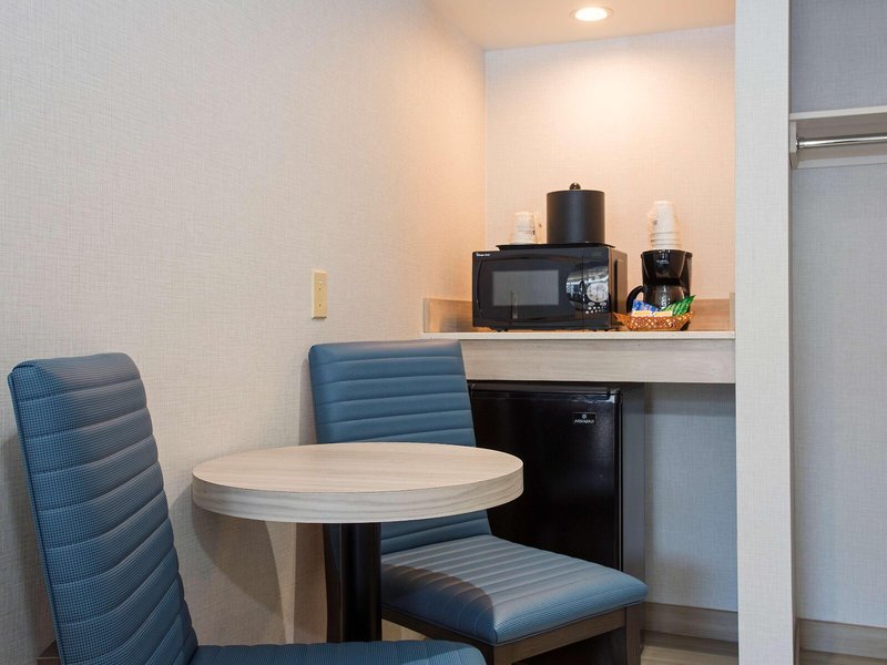 SureStay Hotel by Best Western Santa Monica 9
