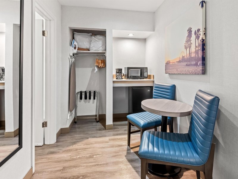 SureStay Hotel by Best Western Santa Monica 13