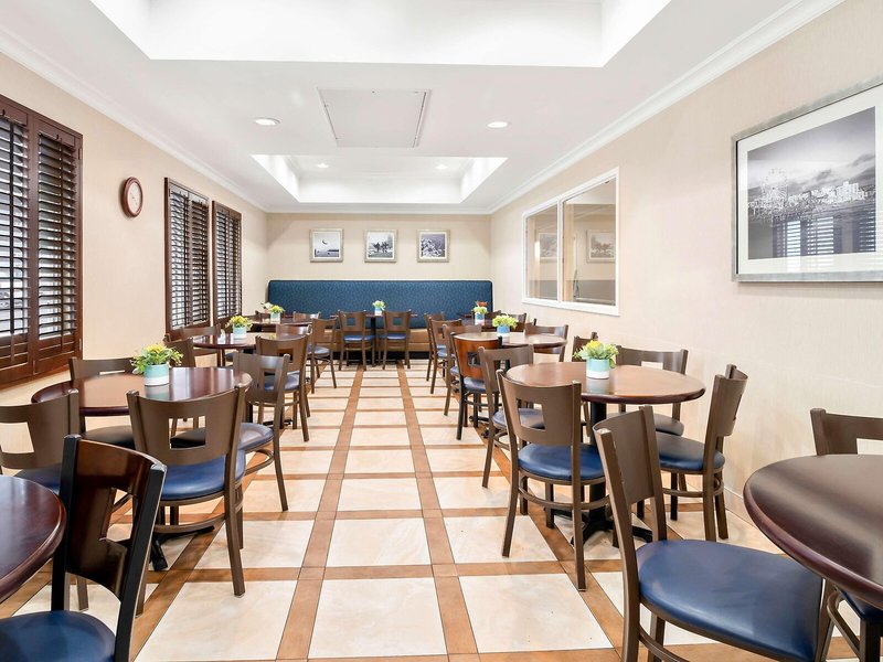 SureStay Hotel by Best Western Santa Monica 15