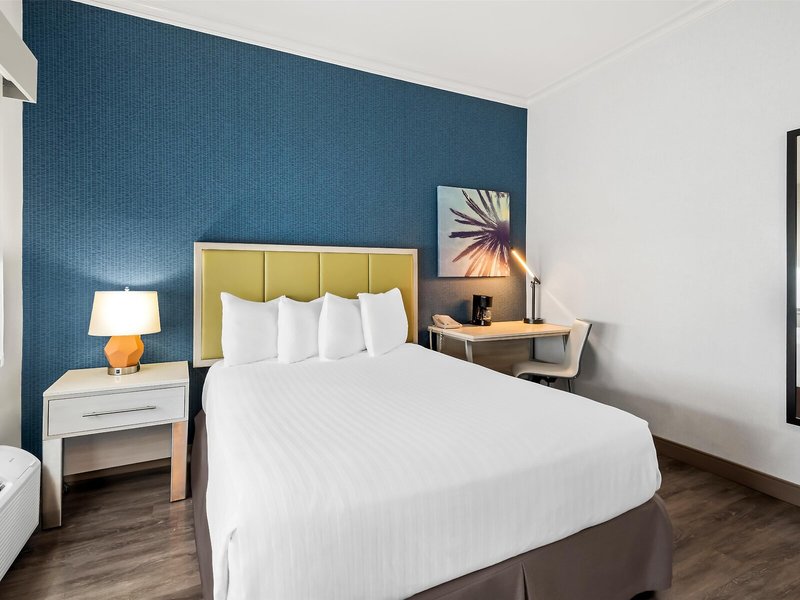 SureStay Hotel by Best Western Santa Monica 18