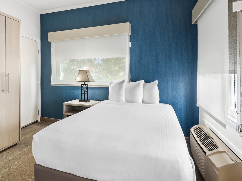 SureStay Hotel by Best Western Santa Monica 23