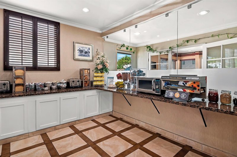 SureStay Hotel by Best Western Santa Monica 9