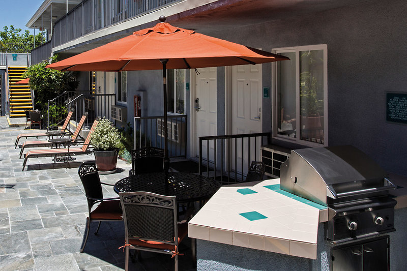SureStay Hotel by Best Western Santa Monica 10