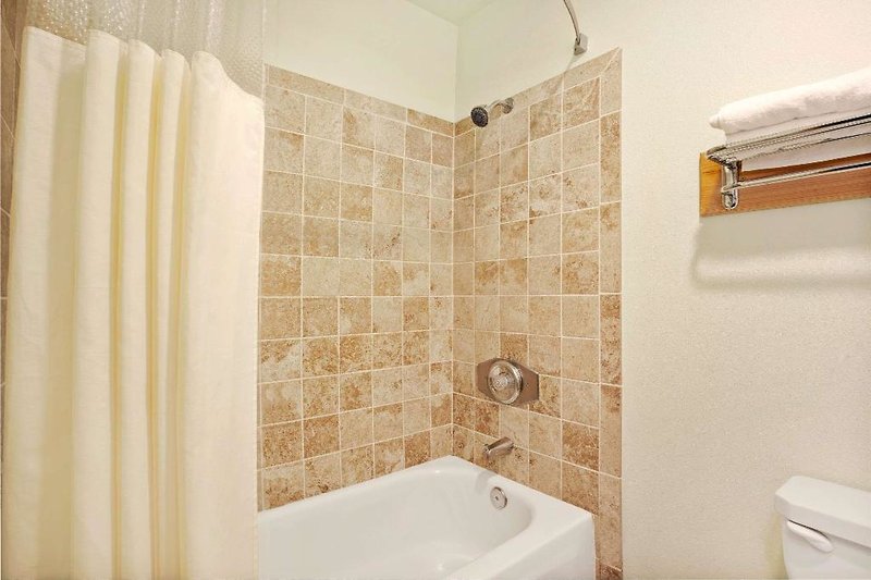 Travelodge by Wyndham Seattle North of Downtown 2