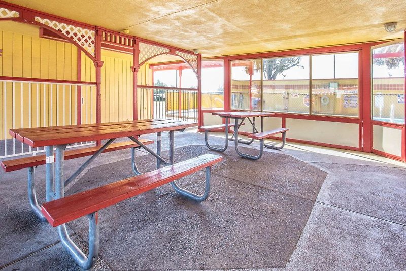 Travelodge Turlock CA 2
