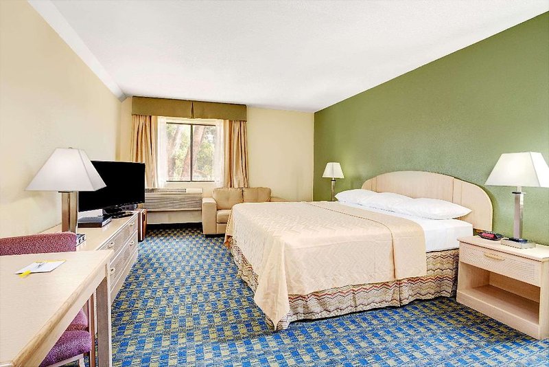 Days Inn Woodland 2