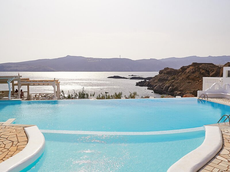 Mykonos Lolita, A Grecotel Resort to Live 16