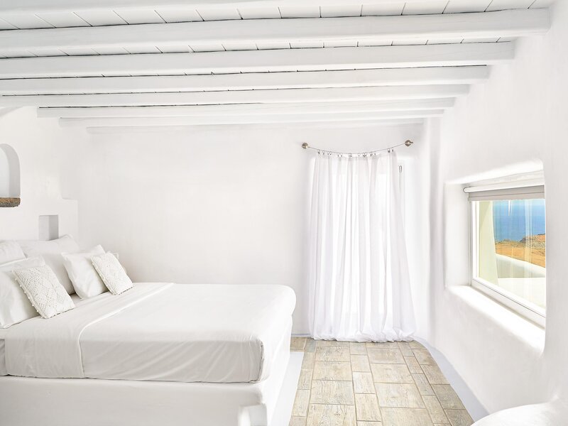 Mykonos Lolita, A Grecotel Resort to Live 42