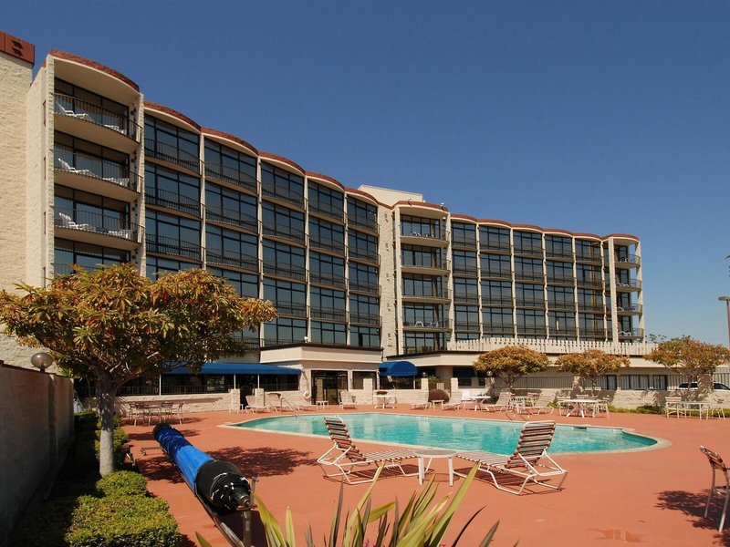 Oakland Airport Executive Hotel 1