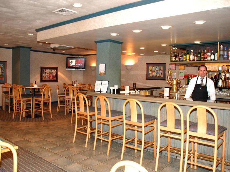 Oakland Airport Executive Hotel 24