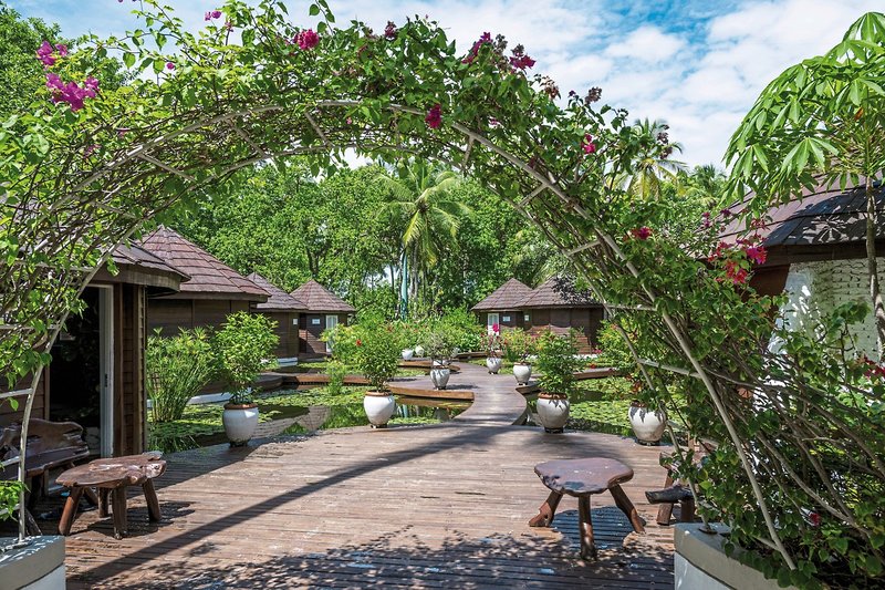 Nika Island Resort 38