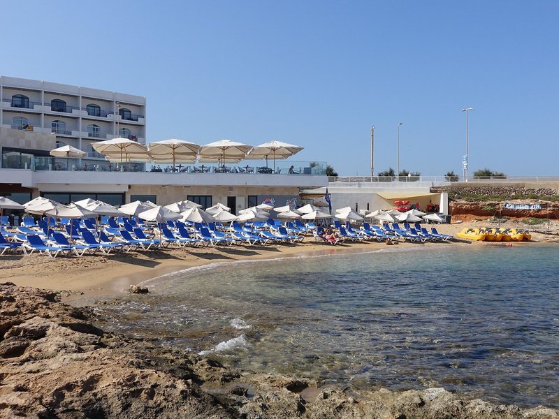 Paradise Bay Resort 6