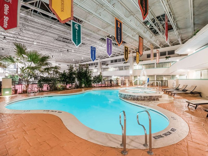 Ramada by Wyndham State College Hotel & Conference Center 2