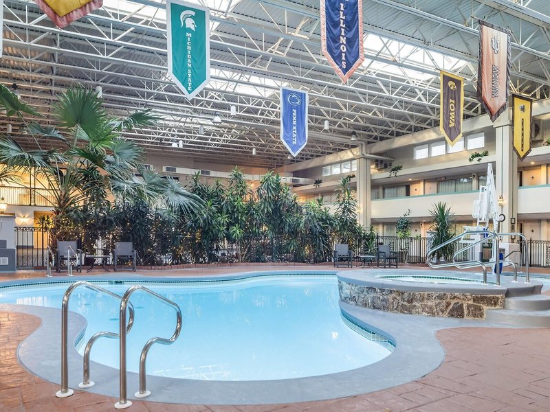Ramada by Wyndham State College Hotel & Conference Center 3