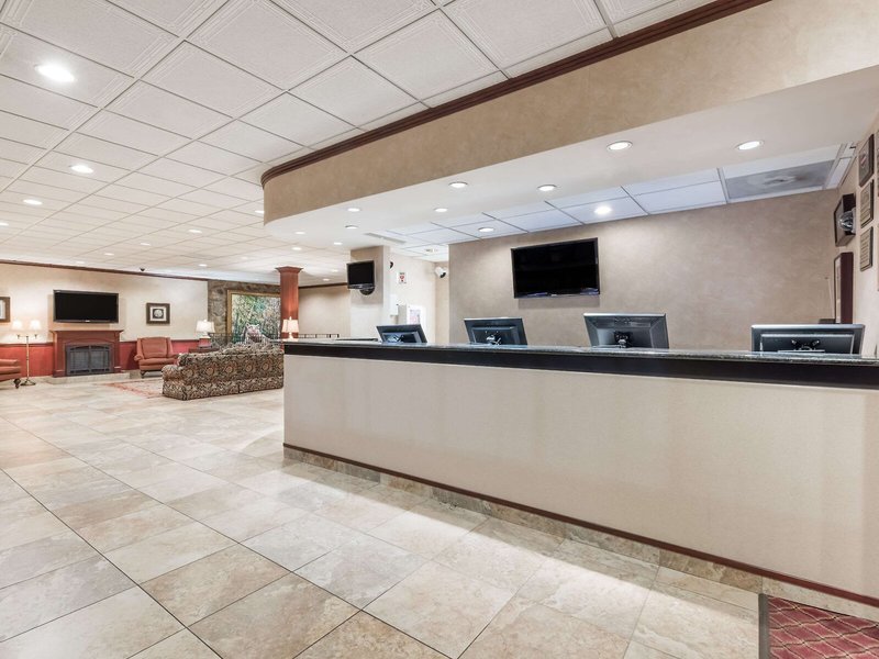 Ramada by Wyndham State College Hotel & Conference Center 5