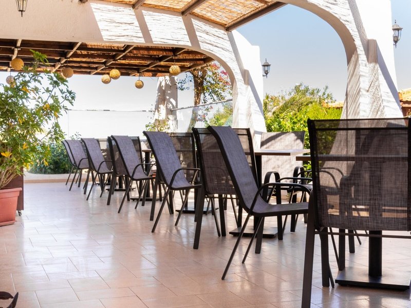 Nirvana Beach Hotel 22