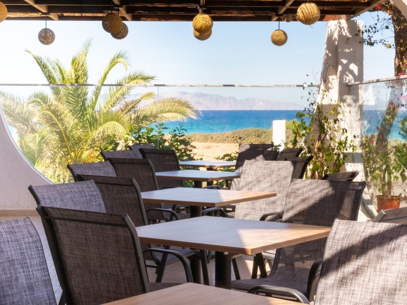 Nirvana Beach Hotel 23
