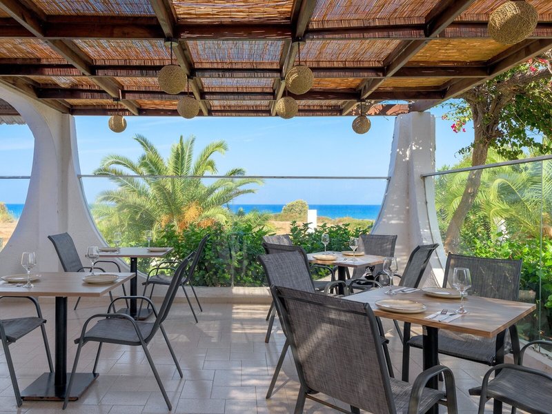 Nirvana Beach Hotel 27