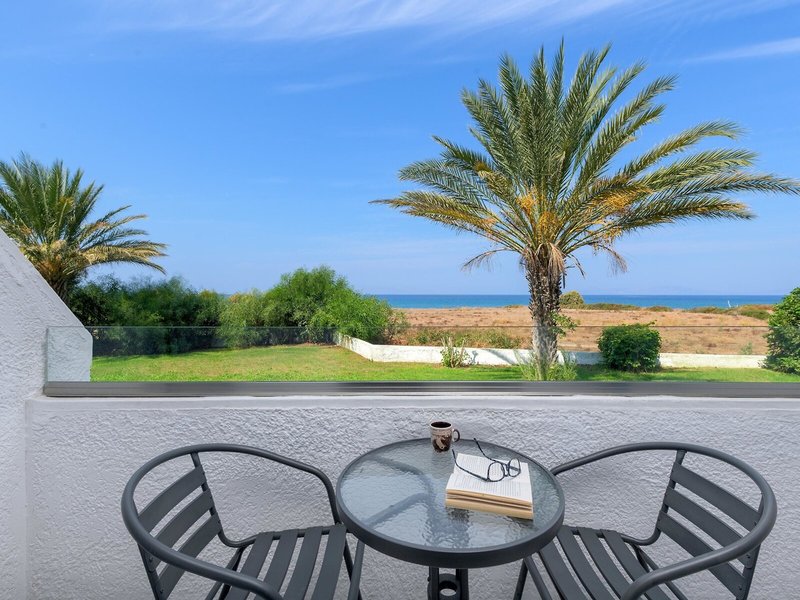 Nirvana Beach Hotel 29